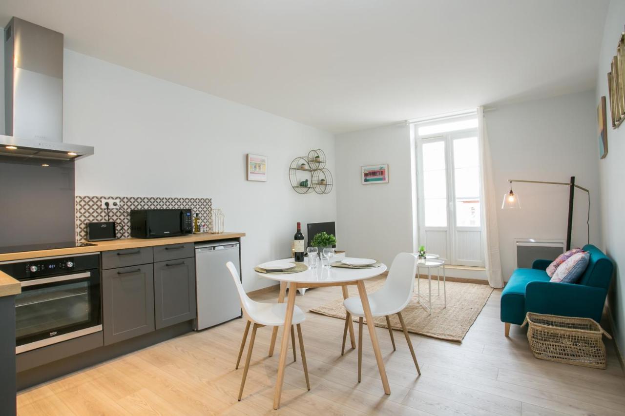 Logis Des Halles Du Coderc Apartamento Périgueux Exterior foto